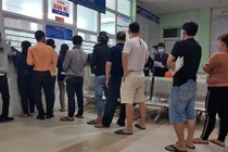 Khách dồn dập trả vé tàu