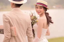 Bạn gái Phan Văn Đức tung ảnh cưới đẹp lung linh, fans đếm từng ngày tới đám cưới