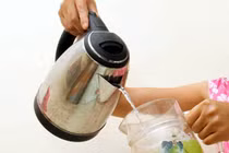 Chọn bình siêu tốc hay bình đun nước thông thường