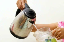 Chọn bình siêu tốc hay bình đun nước thông thường