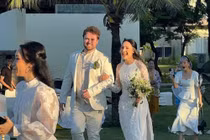 Gia đình Mỹ Linh - Anh Quân chia sẻ về lễ cưới của Anna tại Việt Nam