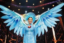 Thùy Tiên gặp một loạt sự cố trước giờ thi Quốc phục