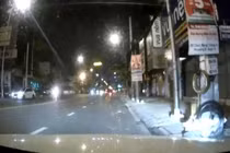 Người đàn ông đi xe máy dùng dao chém người hàng loạt