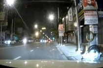 Người đàn ông đi xe máy dùng dao chém người hàng loạt