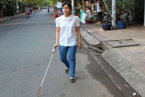 Gậy cảnh báo vật cản cho người mù