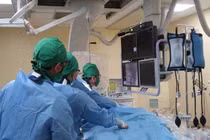 Đang nói chuyện, cụ ông 62 tuổi bỗng liệt nửa người