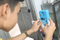 Thiết bị điều chỉnh bình truyền dịch từ xa