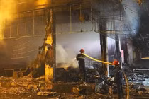 Cháy phòng trà, 6 người tử vong