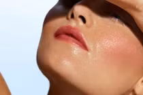 Đừng thấy da dầu mà rửa mặt nhiều