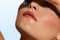 Đừng thấy da dầu mà rửa mặt nhiều