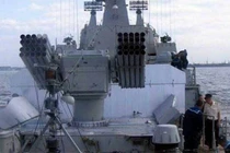 Video: Hải quân Nga sử dụng pháo phản lực Grad trên biển tấn công quân đội Ukraina ở Mariupol