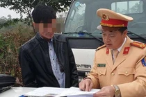 Tài xế xe buýt Hà Nội bị phạt 17 triệu do "uống rượu từ hôm trước, nghĩ qua đêm không sao"