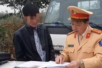 Tài xế xe buýt Hà Nội bị phạt 17 triệu do "uống rượu từ hôm trước, nghĩ qua đêm không sao"