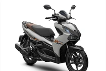 Honda Air Blade 150cc/125cc phiên bản giới hạn với tem xe nổi bật trên cả hai phiên bản động cơ.