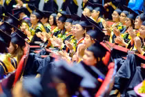 Hàng ngàn sinh viên chưa được ký bằng tốt nghiệp vì trường thiếu Hiệu trưởng