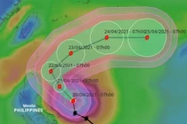 Siêu bão Surigae suy yếu nhanh