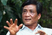 Làm giả phù hiệu vì luật không nghiêm