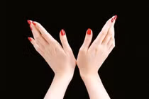 Tay lệch có nên phẫu thuật?