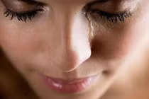 Chăm mẹ ốm, bị nghi ăn cắp tiền