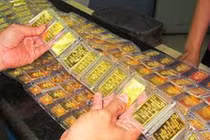 Giá vàng tăng vọt trong ngày đầu nới lỏng cách ly xã hội