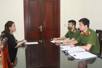 Âu Thị Thanh Hằng tại cơ quan điều tra. Ảnh: Công an tỉnh Nghệ An.