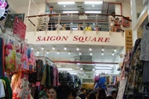 TPHCM: Thu giữ nhiều hàng giả tại trung tâm thương mại Sài Gòn Square