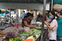 TPHCM dè dặt mở lại các chợ truyền thống