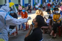 Báo Mỹ ca ngợi cách Việt Nam chống dịch, vì sao?