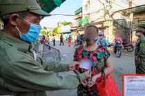 Hà Nội: Phường phát "phiếu ra đường" cho 2.500 hộ dân