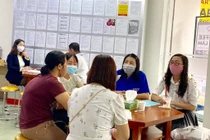 Người lao động tìm việc làm tại Văn phòng Trung tâm dịch vụ việc làm Thanh Niên TPHCM.