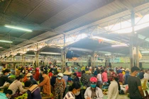 Khi bánh mỳ trở thành "giấy thông hành"