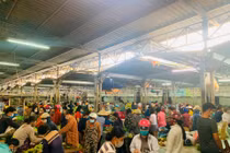 Khi bánh mỳ trở thành "giấy thông hành"