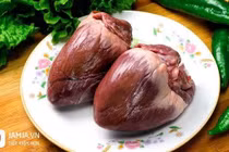 Tim lợn hấp gốc chuối điều trị tim đập nhanh