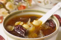 Long nhãn hầm chữa cơ thể suy nhược 