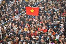 Choáng ngợp với sự cuồng nhiệt của CĐV Việt Nam tại Phú Thọ