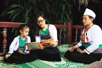 Nước mắt hạnh phúc của cô giáo Mường vào top 10 giáo viên xuất sắc toàn cầu