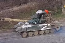 Tăng T-72B3 Nga sống sót sau 3 lần bị trúng tên lửa chống tăng hiện đại