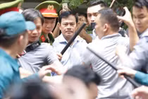 Tiếp tục xử kín nguyên Phó Viện trưởng VKSND TP Đà Nẵng Nguyễn Hữu Linh