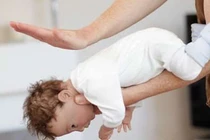 Đi cấp cứu do miếng thịt to