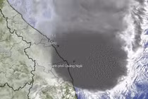 Bão số 10 áp sát vùng biển Quảng Ngãi - Phú Yên
