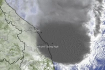Bão số 10 áp sát vùng biển Quảng Ngãi - Phú Yên