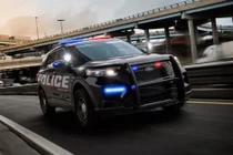 Ford phát triển phần mềm diệt virus corona trên xe cảnh sát