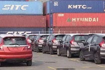 Xăng dầu tăng giá, ôtô giá rẻ hút khách