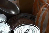 Phát hiện 3 tạ lòng bò bẩn sắp lên bàn nhậu sau khi được chế biến trong nhà vệ sinh