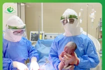 Cứu “thai suy” trong khu điều trị COVID-19 cho sản phụ Hà Nội