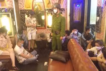 Nhóm đối tượng mở “tiệc” bay lắc trong quán karaoke vừa khai trương bị bắt quả tang.
