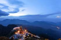 Lễ Vu Lan, du khách hạnh phúc tới Fansipan cài hoa trên ngực