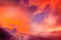 Giải mã bí ẩn 300 năm về bầu trời đỏ như máu suốt hơn 1 tuần