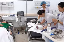 Cứu thai phụ và trẻ sơ sinh đẻ rơi trên taxi