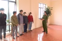 Các đối tượng tại cơ quan điều tra. Ảnh: Công an tỉnh Hải Dương.
